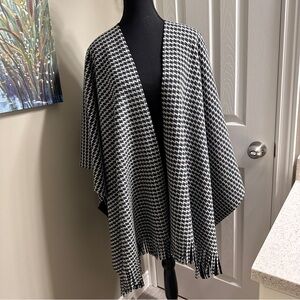 Eivissa Houndstooth Shawl/Wrap/Cape-One Size- Excellent Condition